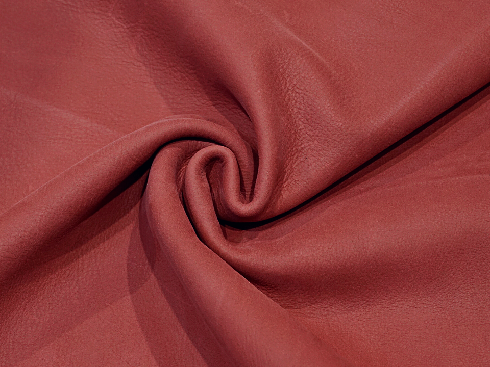 Nabucco/Top grain european bovine leather, aniline dyed with a soft, velvet surface