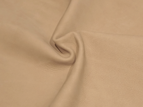 Nabucco/Top grain european bovine leather, aniline dyed with a soft, velvet surface